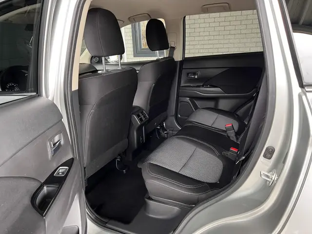 Mitsubishi Outlander 2.4 PHEV Pure+ 2020 Hybride Benzine 28