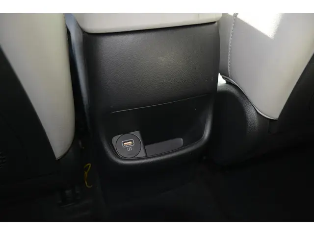 Hyundai Kona EV Premium 64 kWh 2021 Elektrisch 14