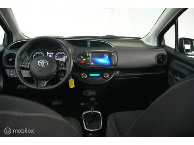 Toyota Yaris 1.5 VVT-i Design 2017 Benzine 24