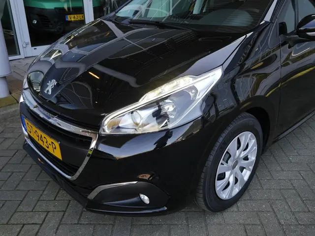 Peugeot 208 1.2 PureTech Blue Lion 2018 Benzine 34