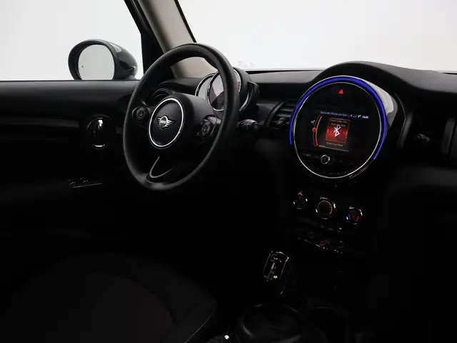 MINI 5-Deurs Mini 1.5 COOPER SALT AUT. 2018 Benzine 4