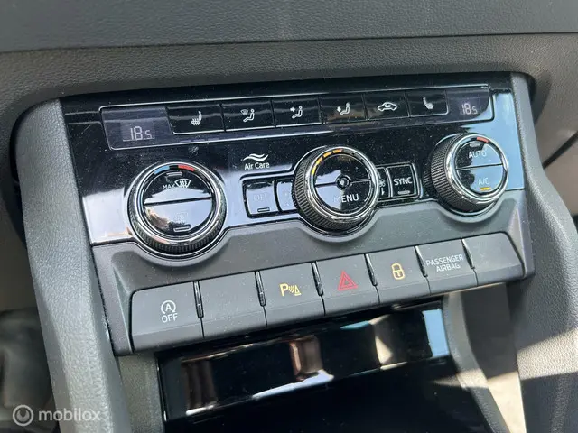 Škoda Karoq 1.5 TSI ACT Sportline Business 2021 Benzine 14