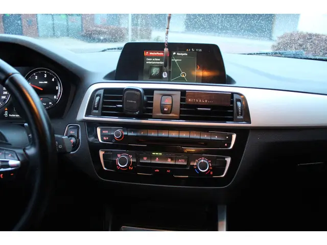 BMW 1 Serie 116d | Automaat | 18 inch | NAP 2017 Diesel 19