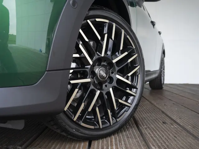 MINI 5-Deurs Cooper C 2025 Benzine 44