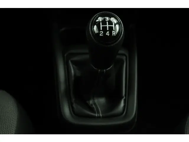 Suzuki Swift 1.2 Select Smart Hybrid 2025 Benzine 27