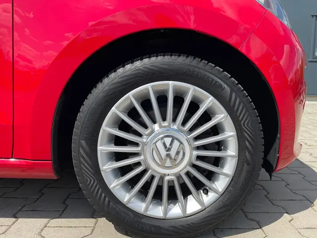 Volkswagen up! 1.0 high up! BlueMotion 2012 Benzine 10