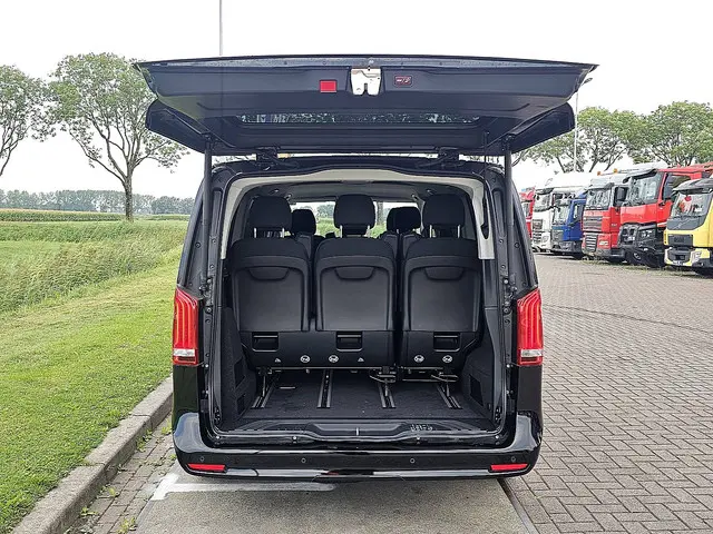Mercedes-Benz EQV 300 2023 Elektrisch 18