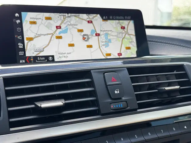 BMW 3 Serie 320i xDrive High Executive 2020 Benzine 5