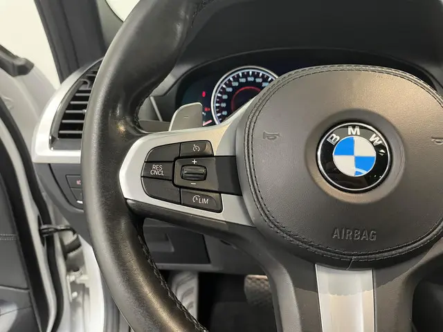 BMW X3 xDrive20i High Executive 2019 Benzine 28