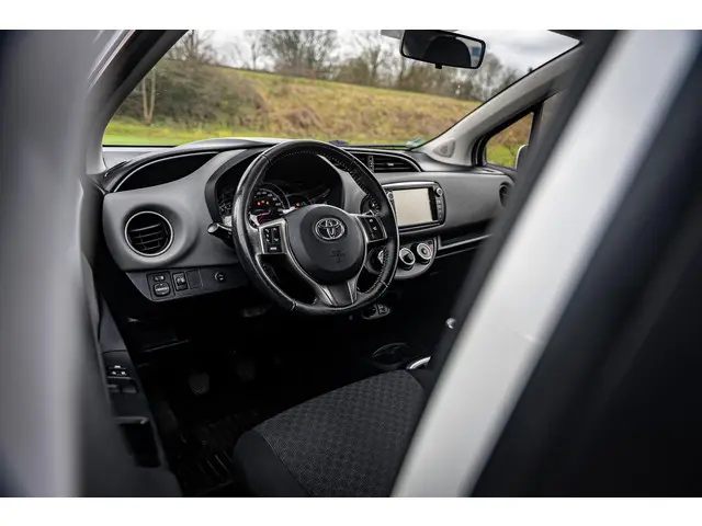 Toyota Yaris 1.0 VVT-i Trend 2015 Benzine 14