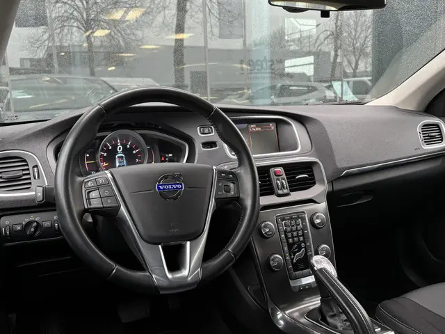 Volvo V40 1.6 T4 Momentum 2013 Benzine 6