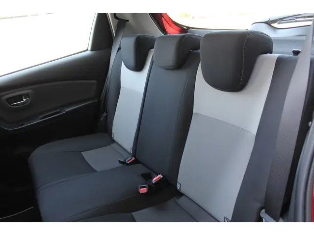 Toyota Yaris 1.5 Hybrid Energy Plus 2018 Hybride Benzine 15
