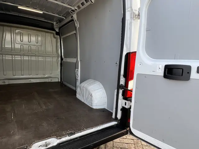 Opel Movano 2.2D 140 L2H2 3.5t 2023 Diesel 18