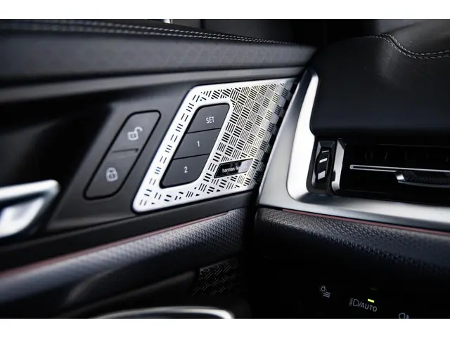 BMW iX2 xDrive30 67 kWh 2024 Elektrisch 28