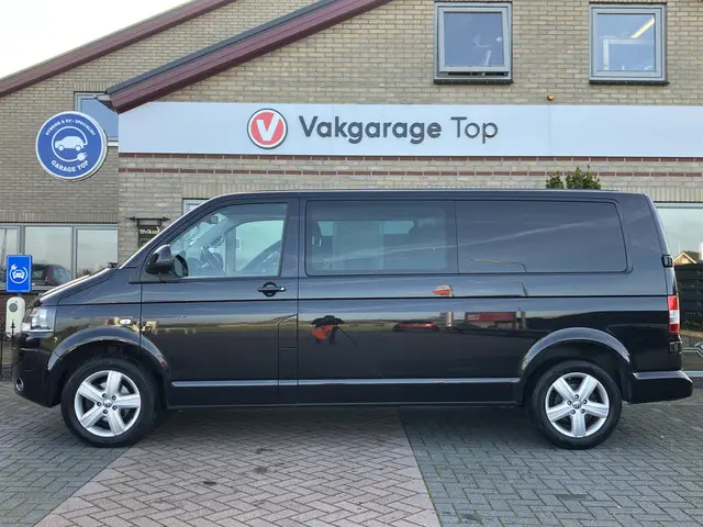 Volkswagen Transporter 2.0 TDI L2H1 DC 2015 Diesel 10