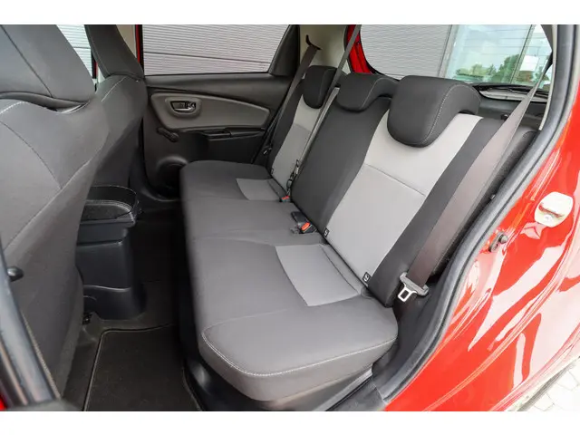 Toyota Yaris 1.5 Hybrid Dynamic 2019 Hybride Benzine 10
