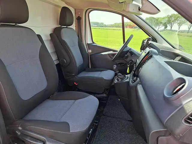 Opel Vivaro 1.6 2017 Diesel 7
