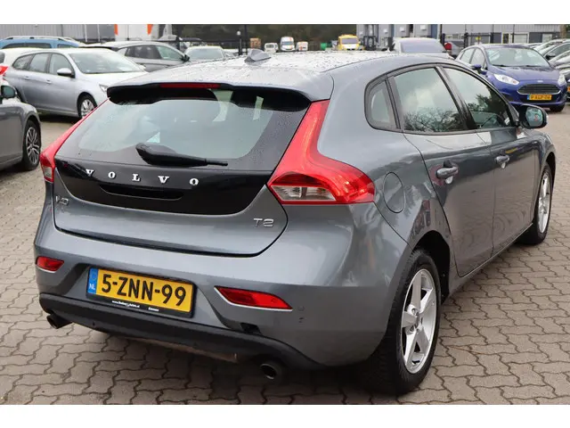 Volvo V40 1.6 T2 Kinetic 2015 Benzine 5