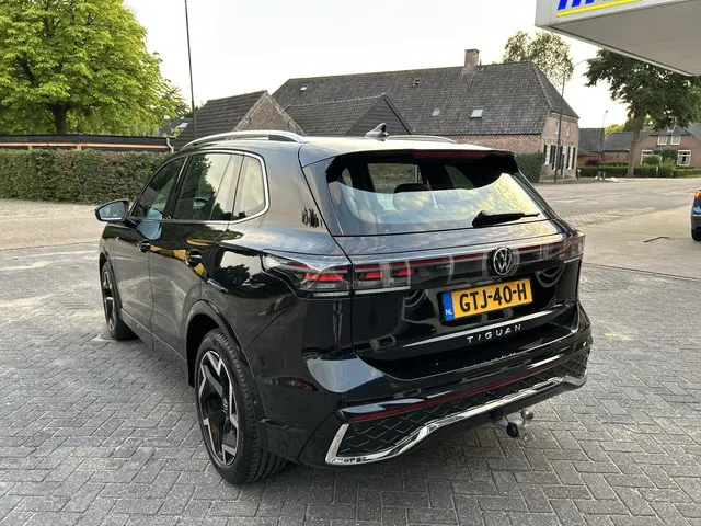 Volkswagen Tiguan 2.0 TDI R-Line Business+ 2024 Diesel 8