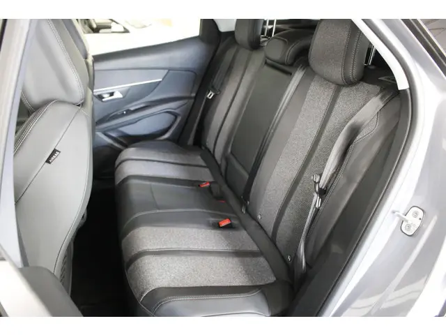 Peugeot 3008 1.6 HYbrid 225 Allure 2020 Hybride Benzine 7