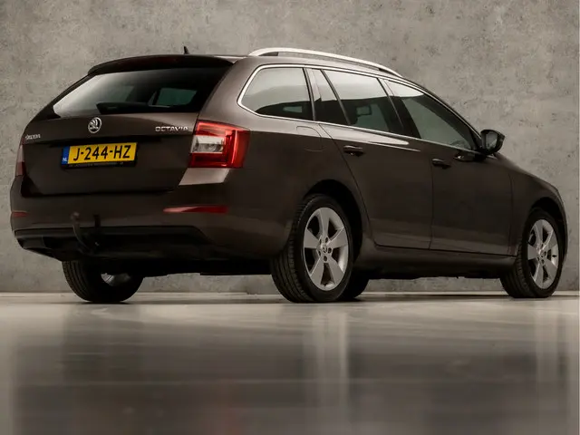 Škoda Octavia Combi 1.4 TSI Greentech Deluxe 2015 Benzine 5