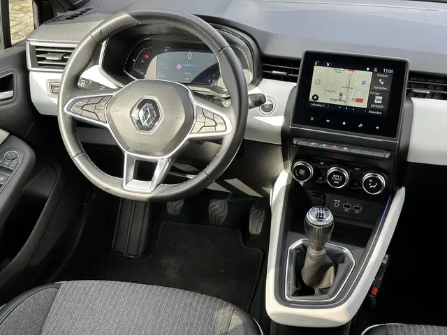 Renault Clio TCe 90 Techno 2023 Benzine 8