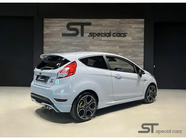 Ford Fiesta 1.6 ST200 2016 Benzine 6