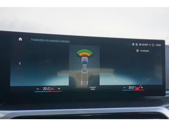 BMW 3 Serie Sedan 320e 2023 Hybride Benzine 19