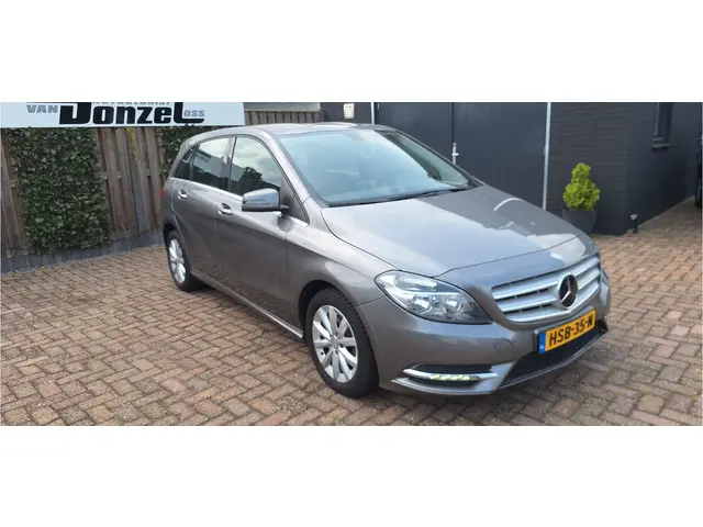 Mercedes-Benz B-Klasse 180 Prestige 2014 Benzine