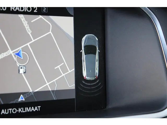 Volvo V40 1.6 T2 Momentum | Panoramadak 2014 Benzine 23
