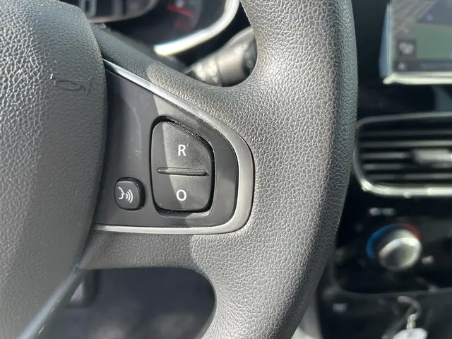 Renault Clio Estate 0.9 TCe Limited 2018 Benzine 13
