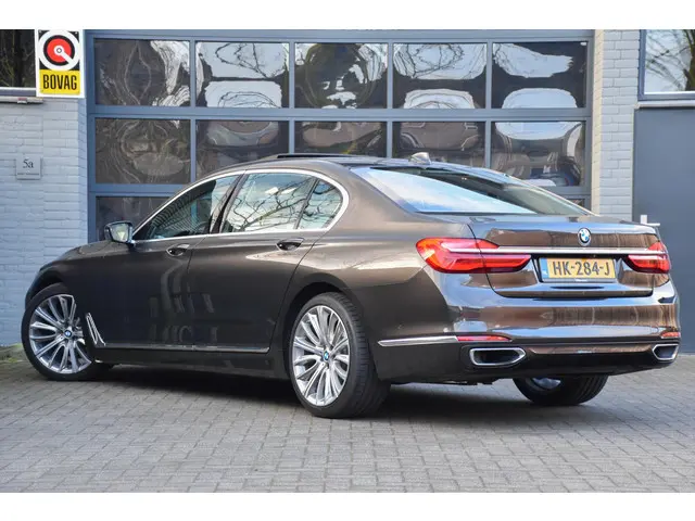 BMW 7 Serie 740Li High Executive 2015 Benzine 4