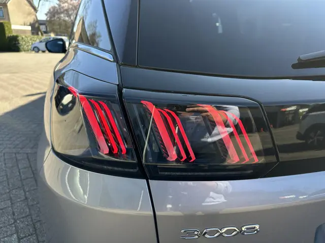 Peugeot 3008 1.6 HYbrid 225 PK GT 2023 Hybride Benzine 53