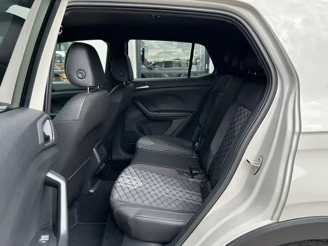 Volkswagen T-Cross 1.5 TSI R-Line Business 2024 Benzine 50