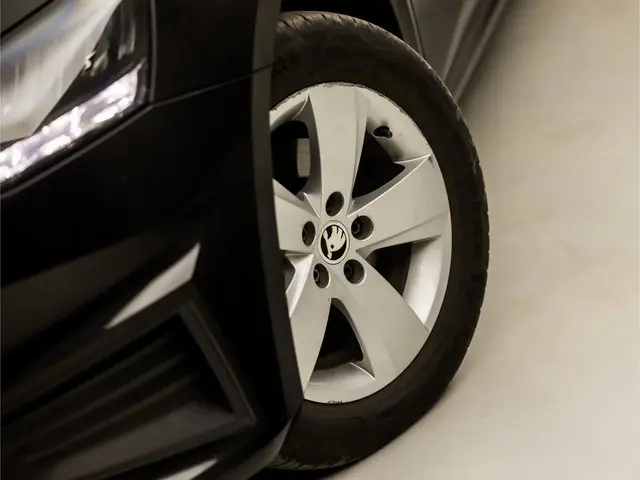 Škoda Fabia 1.0 TSI Sport 2022 Benzine 32