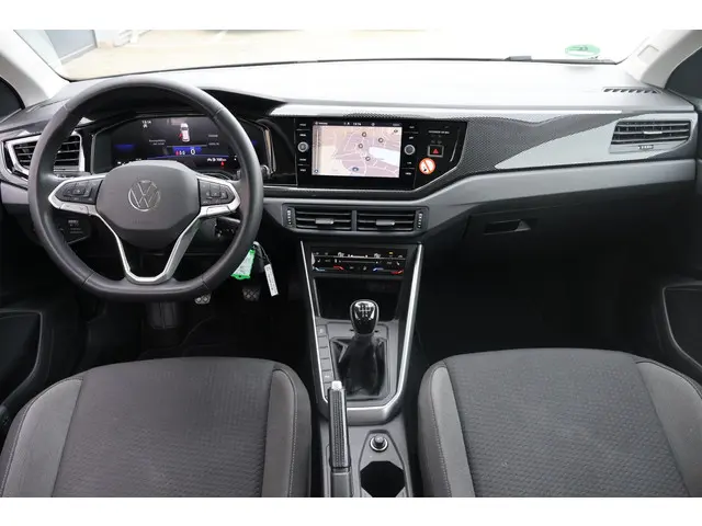 Volkswagen Polo 1.0 TSI Business 2023 Benzine 2