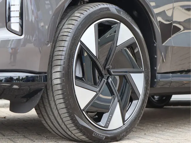 Volvo EX90 Twin Motor Ultra 7P 111kWh 2025 Elektrisch 13