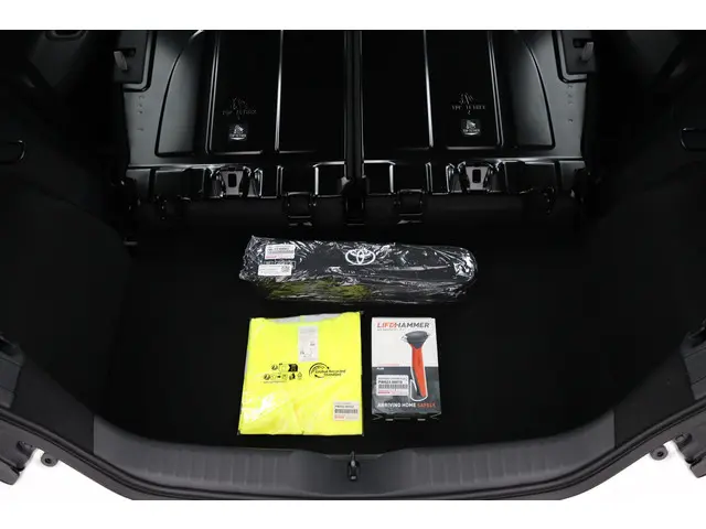 Toyota Aygo X Hybrid 115 play 2025 Hybride Benzine 33