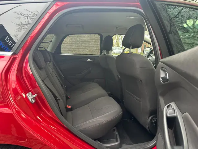 Ford Focus Wagon 1.0 EcoBoost Titanium 2013 Benzine 31