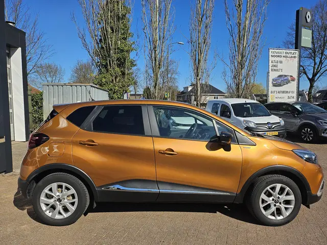 Renault Captur 0.9 TCe Limited 1e eigenaar!! 2019 Benzine 4