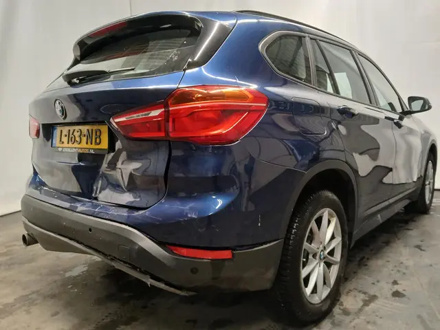 BMW X1 SDrive18i SCHADEAUTO!! 2017 Benzine 6