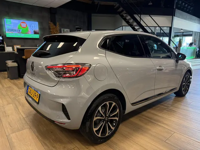 Renault Clio 1.0 TCe 90 GPF techno 2024 Benzine 5