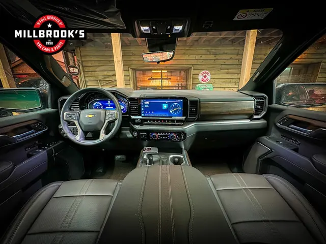Chevrolet Silverado High Country 2024 LPG/Gas 14