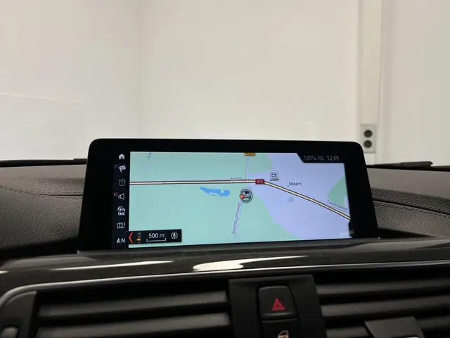 BMW 3 Serie Touring 330i M Sport Edition 2018 Benzine 27