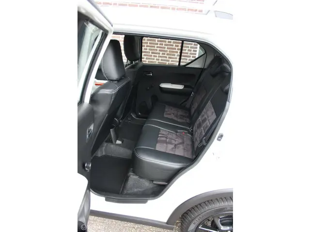 Suzuki Ignis 1.2 Stijl half leder, 12.000km 2019 Benzine 10