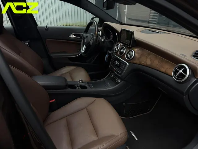 Mercedes-Benz GLA 250 4Matic Edition 1 2014 Benzine 20