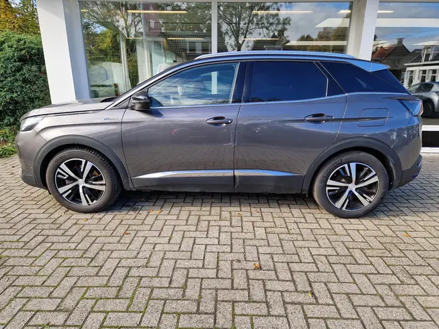 Peugeot 3008 1.6 HYbrid4 300 GT 2023 Hybride Benzine 9