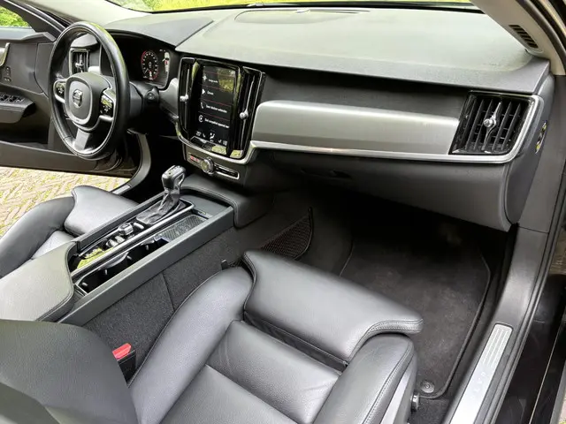 Volvo V90 2.0 T4 2019 YOUR CLASSIC CAR-SOLD. 2019 Benzine 5