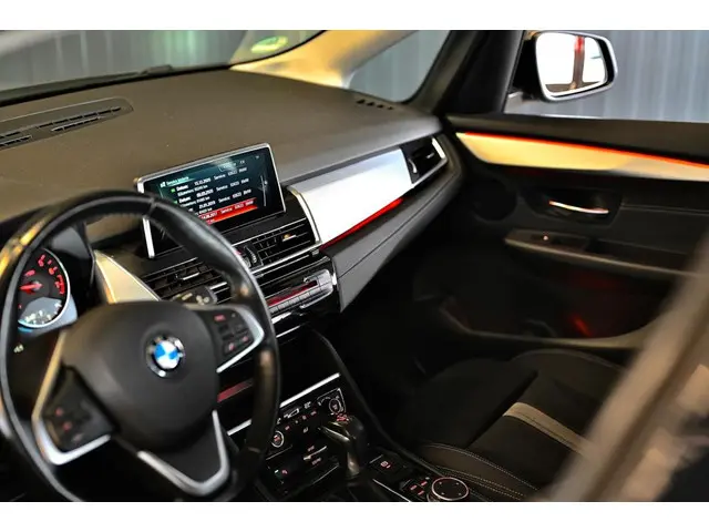BMW 2 Serie Active Tourer 220i Sport 2016 Benzine 6