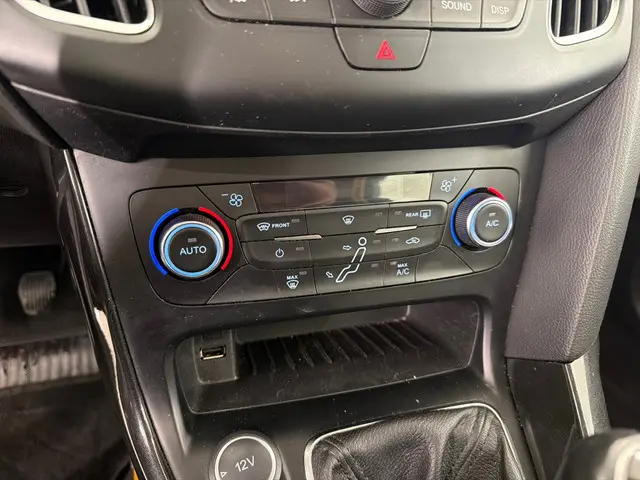 Ford Focus Wagon 1.0 Titanium 2016 Benzine 14